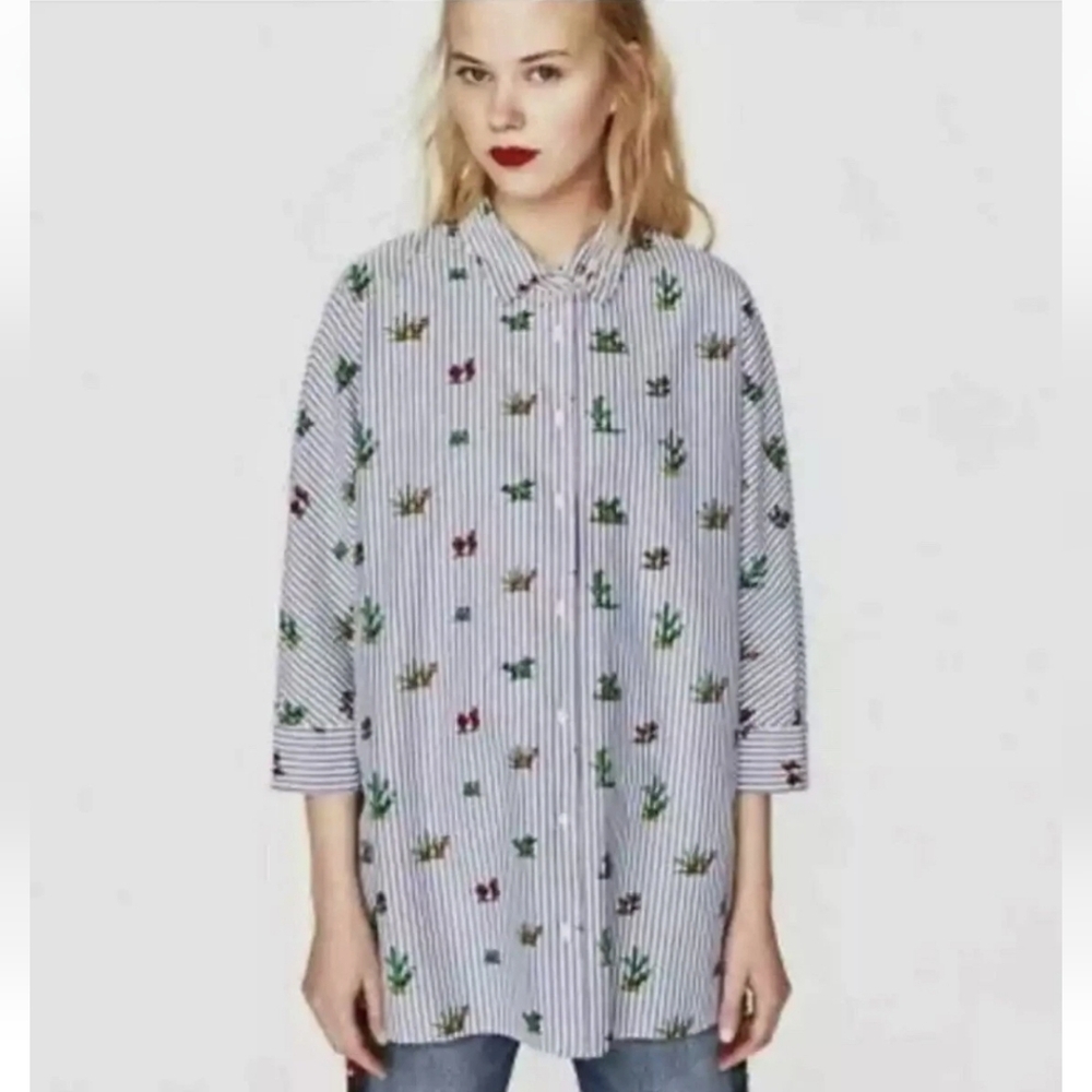3/50$ ○ Zara Striped Button Shirt with Cactus Details • Size M